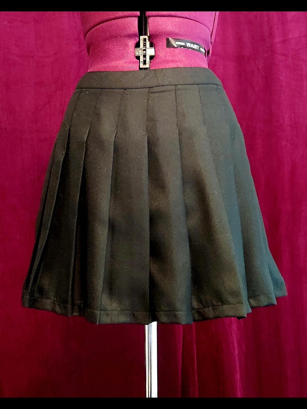 NWT Black Pleated Mini Skirt - Sz. L